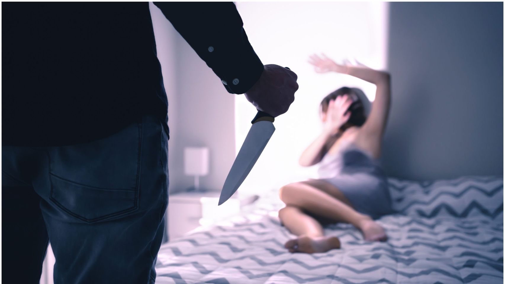 Piden casi 15 años de cárcel para un hombre que clavó un cuchillo a su pareja en Vigo