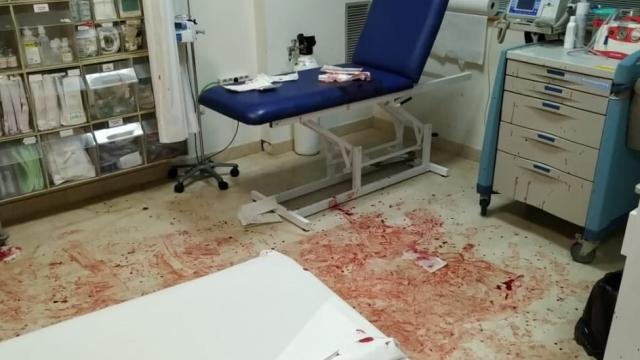 Diego manchó con sangre a propósito el box y el material del Servicio de Urgencias del Centro de Salud Águilas-Norte.