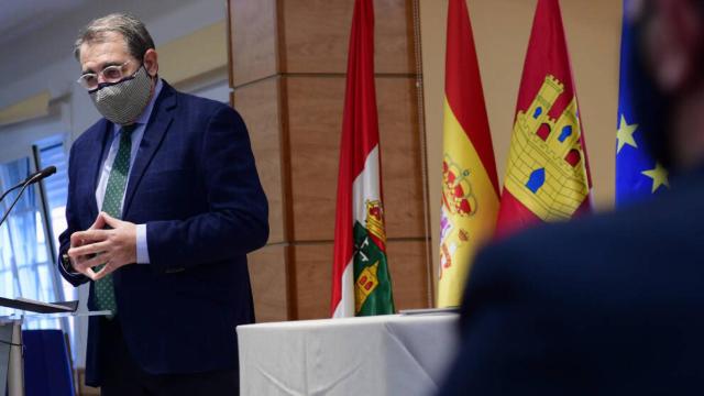 El consejero de Sanidad de Castilla-La Mancha, Jesús Fernández Sanz, este miércoles en Cabanillas