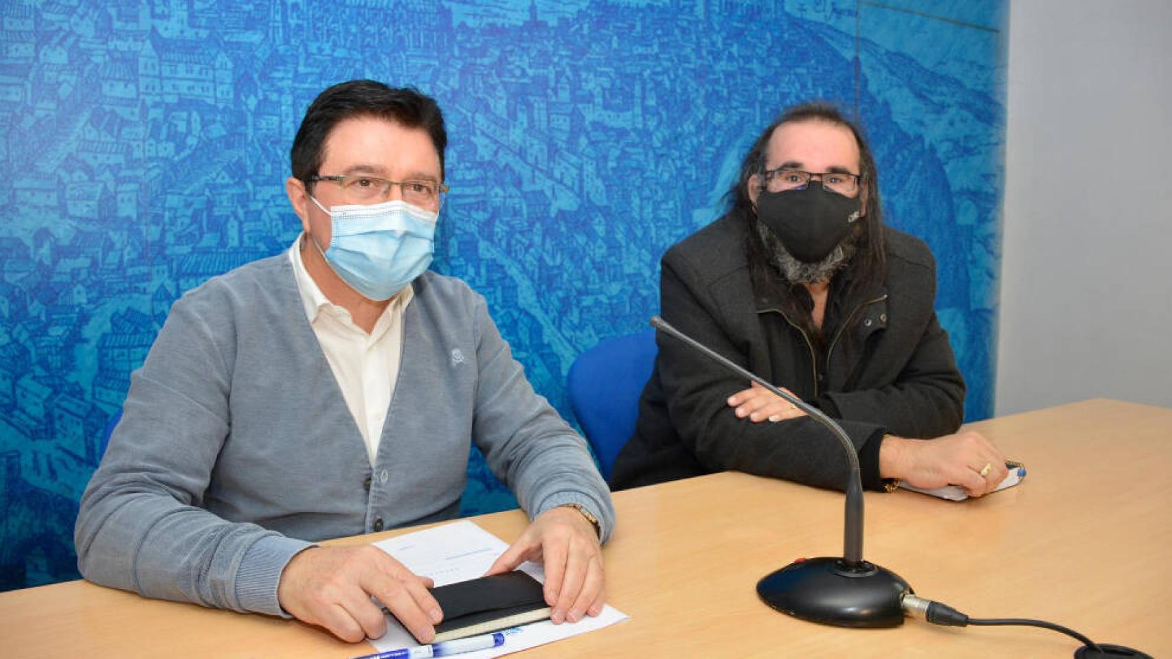 Teo García (i) y Gabriel Castaño (d) durante la rueda de prensa