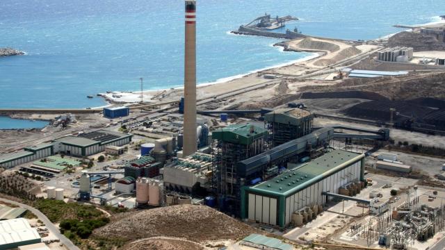 Endesa lanza un concurso para proyectos alternativos a la central térmica de Carboneras