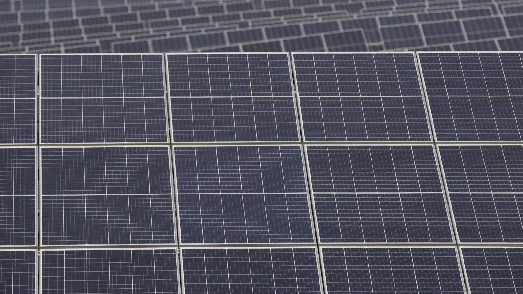 Paneles solares de la planta Andévalo de Iberdrola.