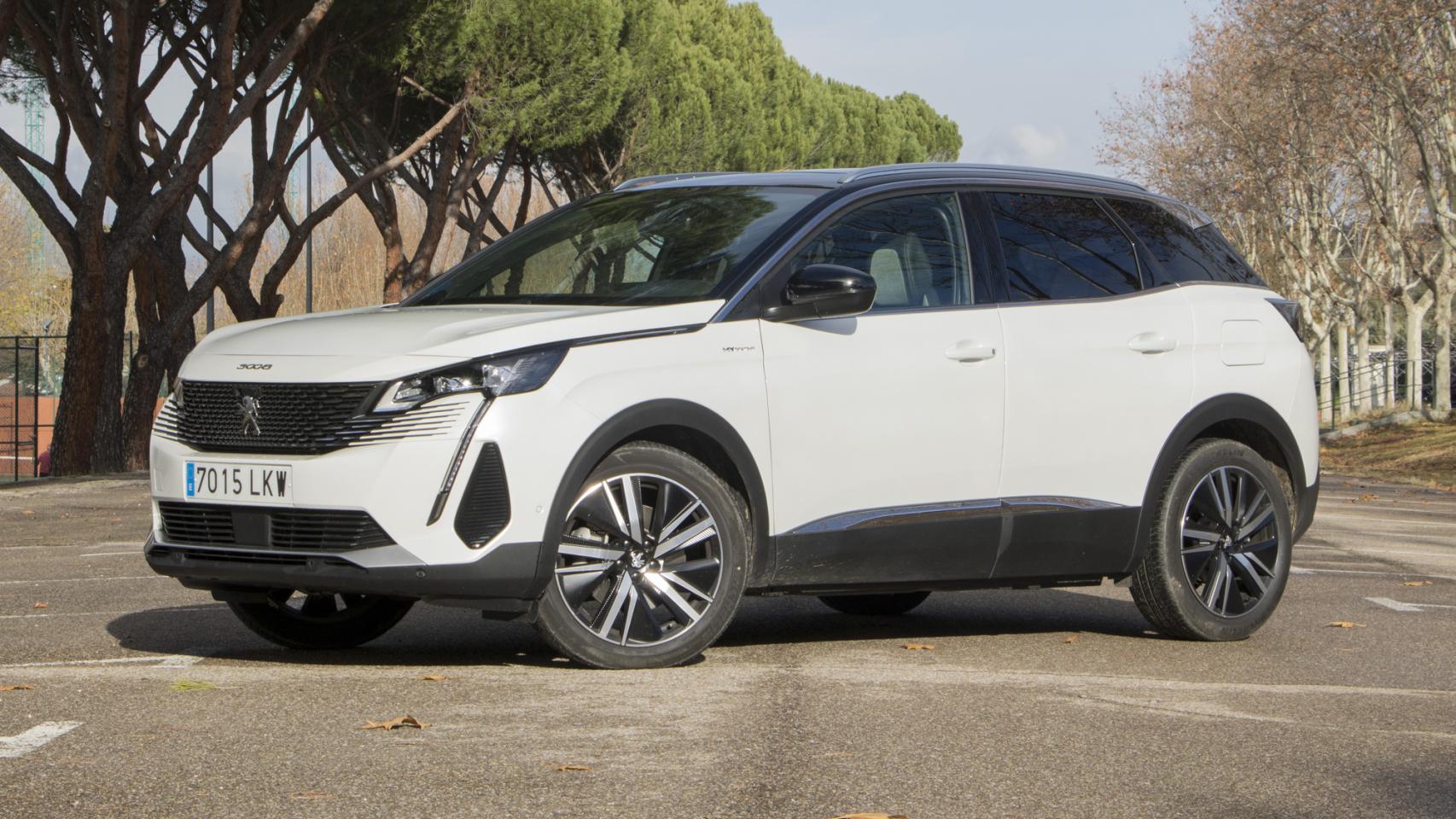 Así es la versión del Peugeot 3008 PHEV híbrido enchufable.