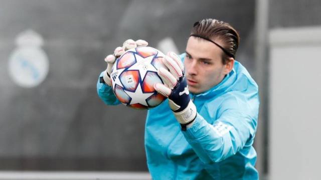 Andriy Lunin, en un entrenamiento del Real Madrid