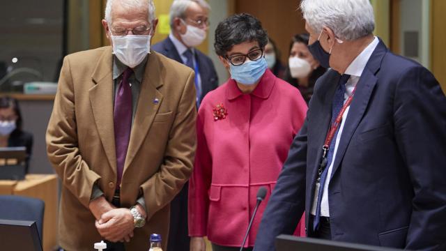 Josep Borrell y Arancha González Laya, este lunes durante la reunión de ministros de Exteriores de la UE