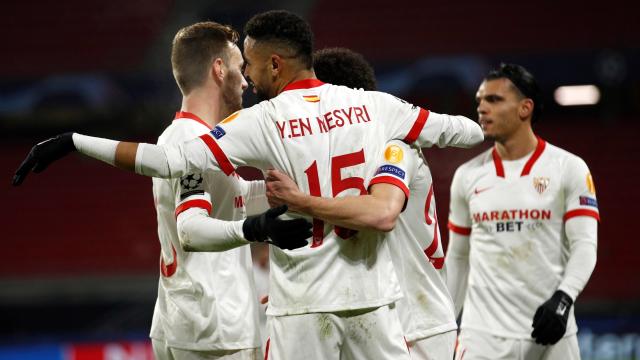 El Sevilla FC celebra un gol ante el Rennes.