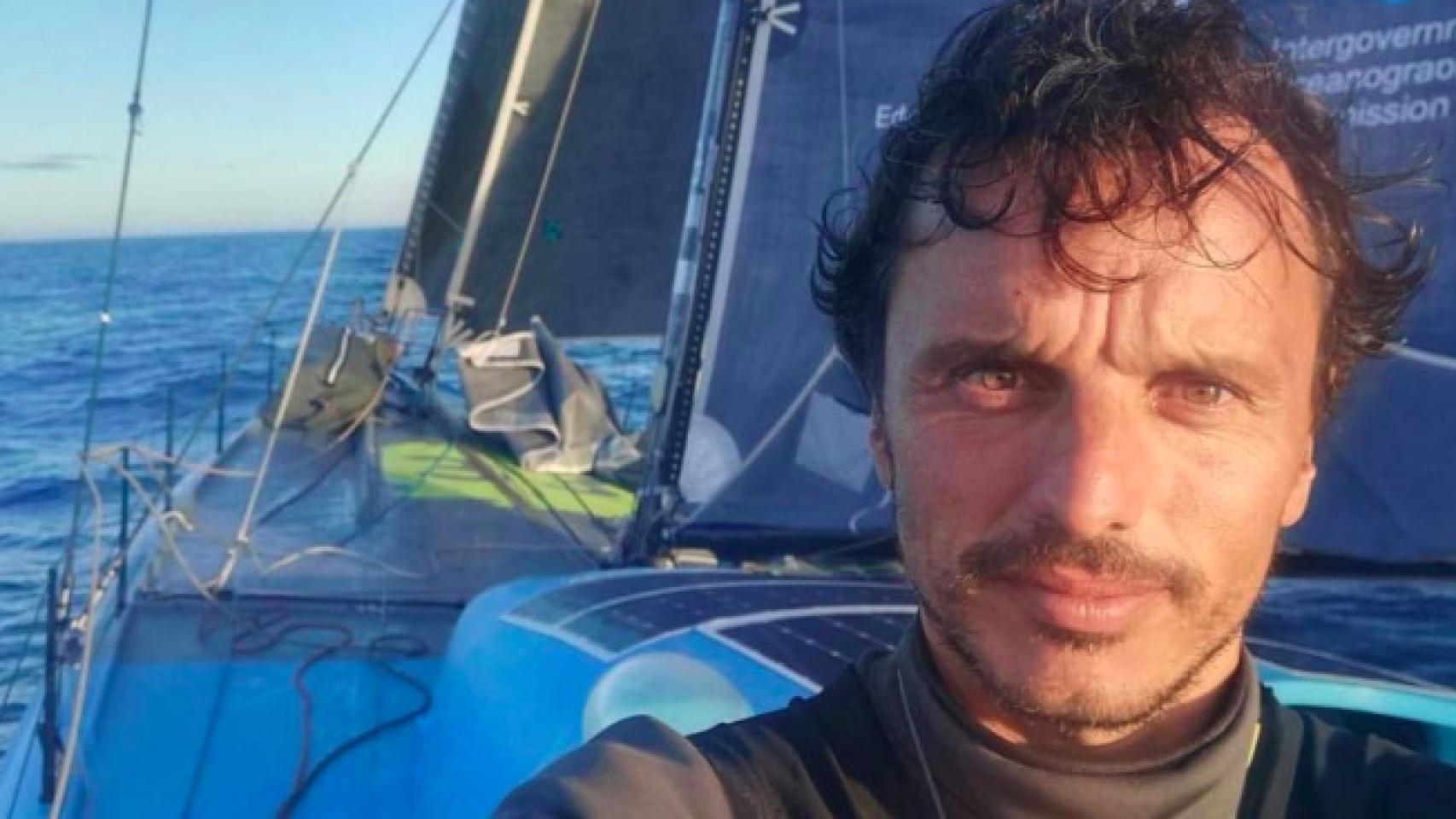 Didac Costa, en su embarcación