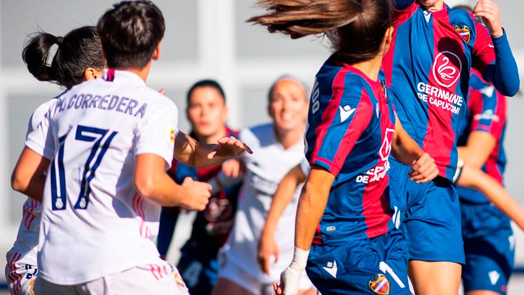 Un momento del partido entre el Real Madrid Femenino y el Levante en la Ciudad Deportiva de Buñol. Foto: Twitter (@RealMadridFem)
