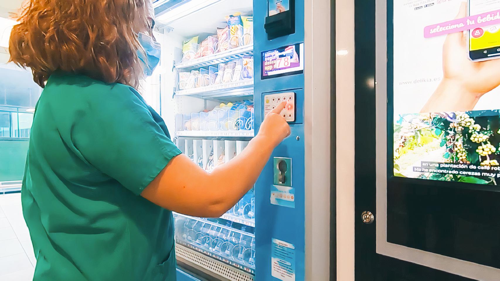 Una de las máquinas de Delikia con botonera contactless.