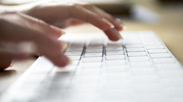 La informática, cada vez más instaurada en el comercio local.