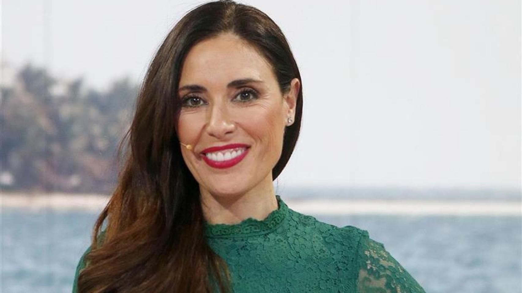 isabel-rabago-posando-en-el-plato-de-supervivientes_e05efffd_800x1200