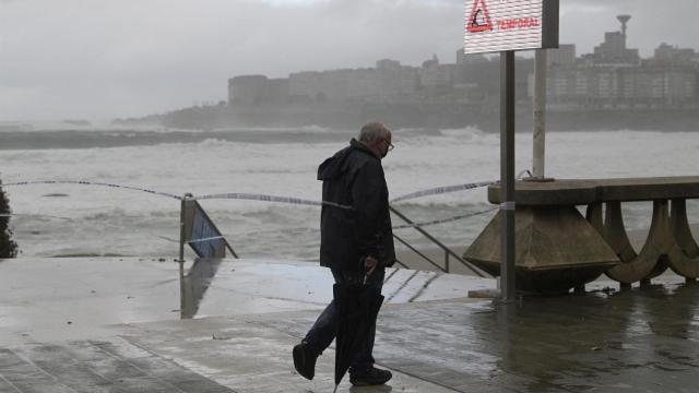 temporal tiempo lluvia orzán riazor olas