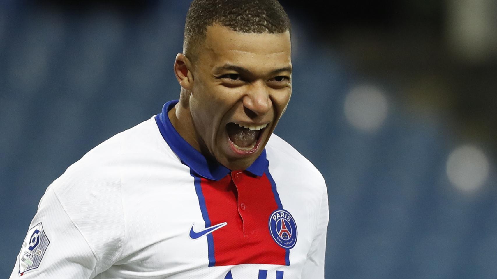 Kylian Mbappé, en un partido del PSG durante la temporada 2020/2021