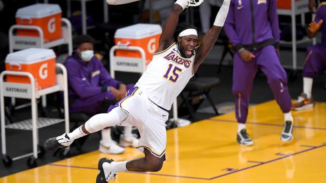 Montrezl Harrell, haciendo un mate en el debut de Marc Gasol