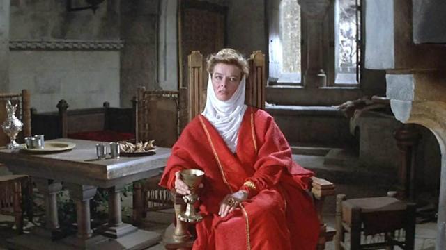 Katherine Hepburn interpretando a Leonor de Aquitania en 'El león en invierno'.