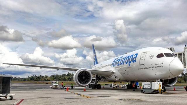 Air Europa al límite: su facturación cae un 42,5%, renegocia contratos y prepara recortes salariales