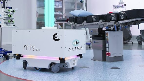 ASSUM  es un robot de esterilización autónomo que actúa con luz ultravioleta y elimina todo tipo de microbacterias.