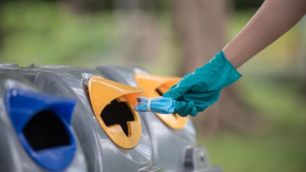 Contenedores de basura.