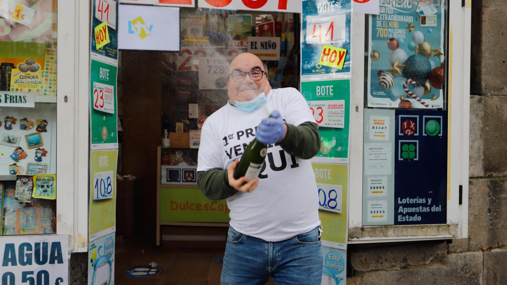 Juan Fernández, el lotero de la administración de Puerta del Sol en Vigo.