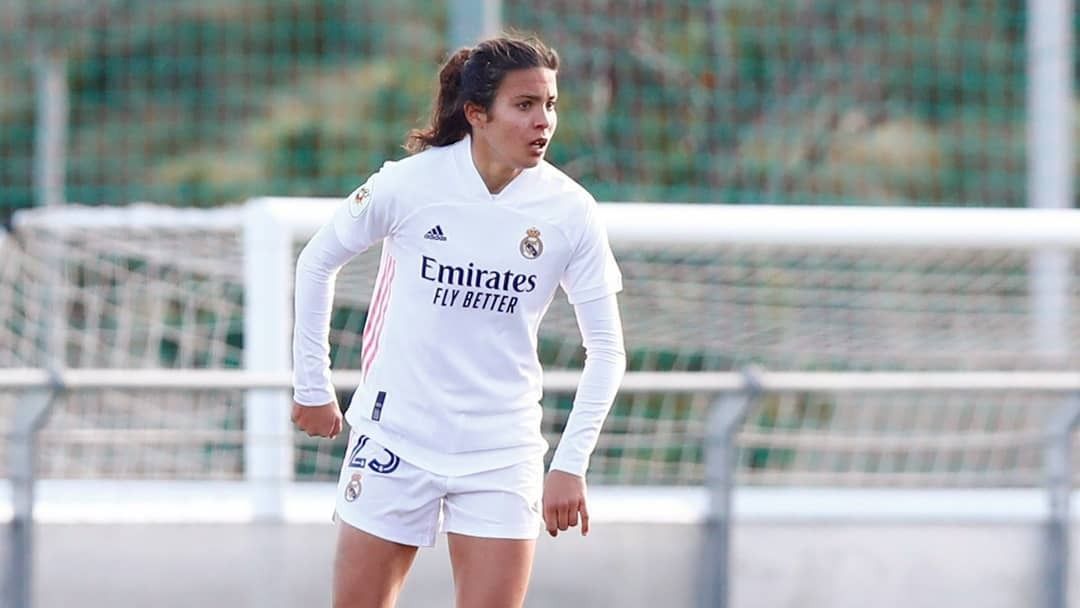 Claudia Florentino, durante un partido con el Real Madrid Femenino. Foto: Instagram (claudiaflorentino98)