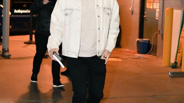 Facundo Campazzo, llegando a su primer partido oficial en la NBA. Foto: Twitter (@TeamFacu7)