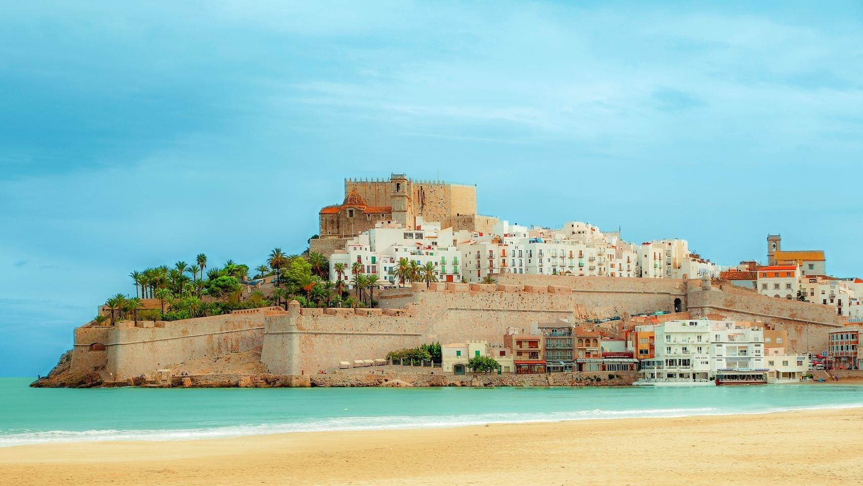 Los pueblos con fortaleza más bonitos de España