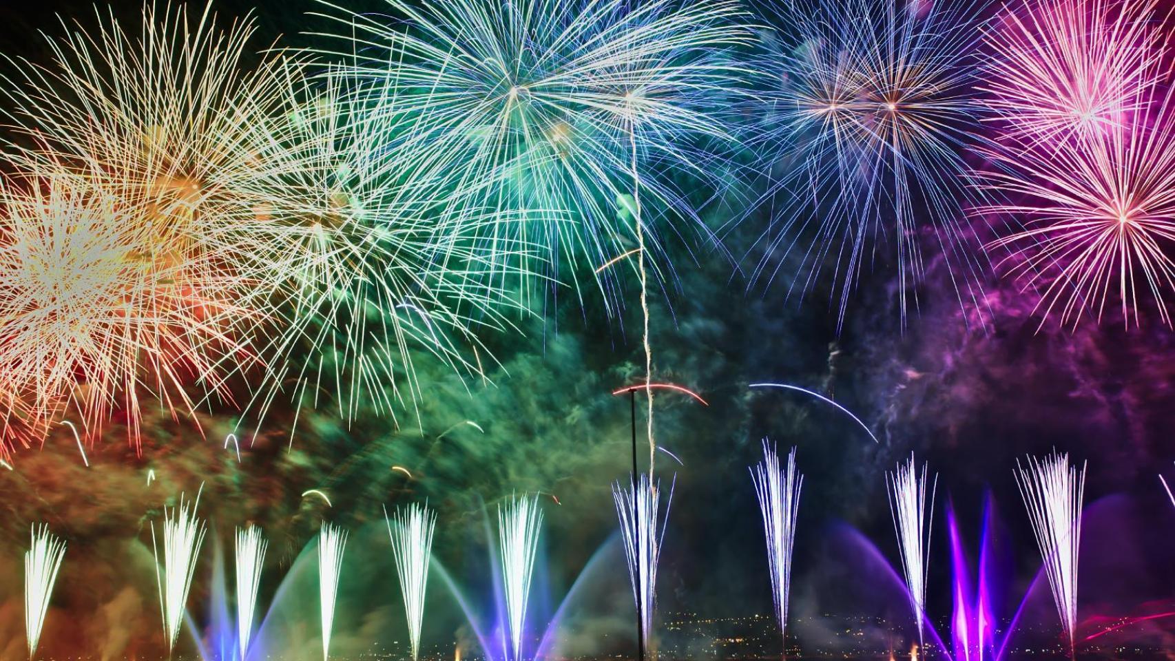 Imagen de fuegos artificiales en nochevieja.