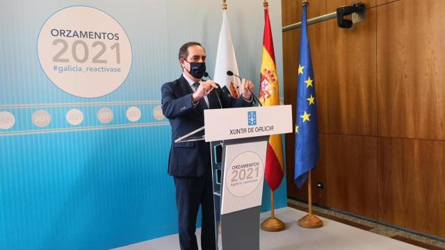 El Conselleiro de Facenda, Valeriano Martínez.