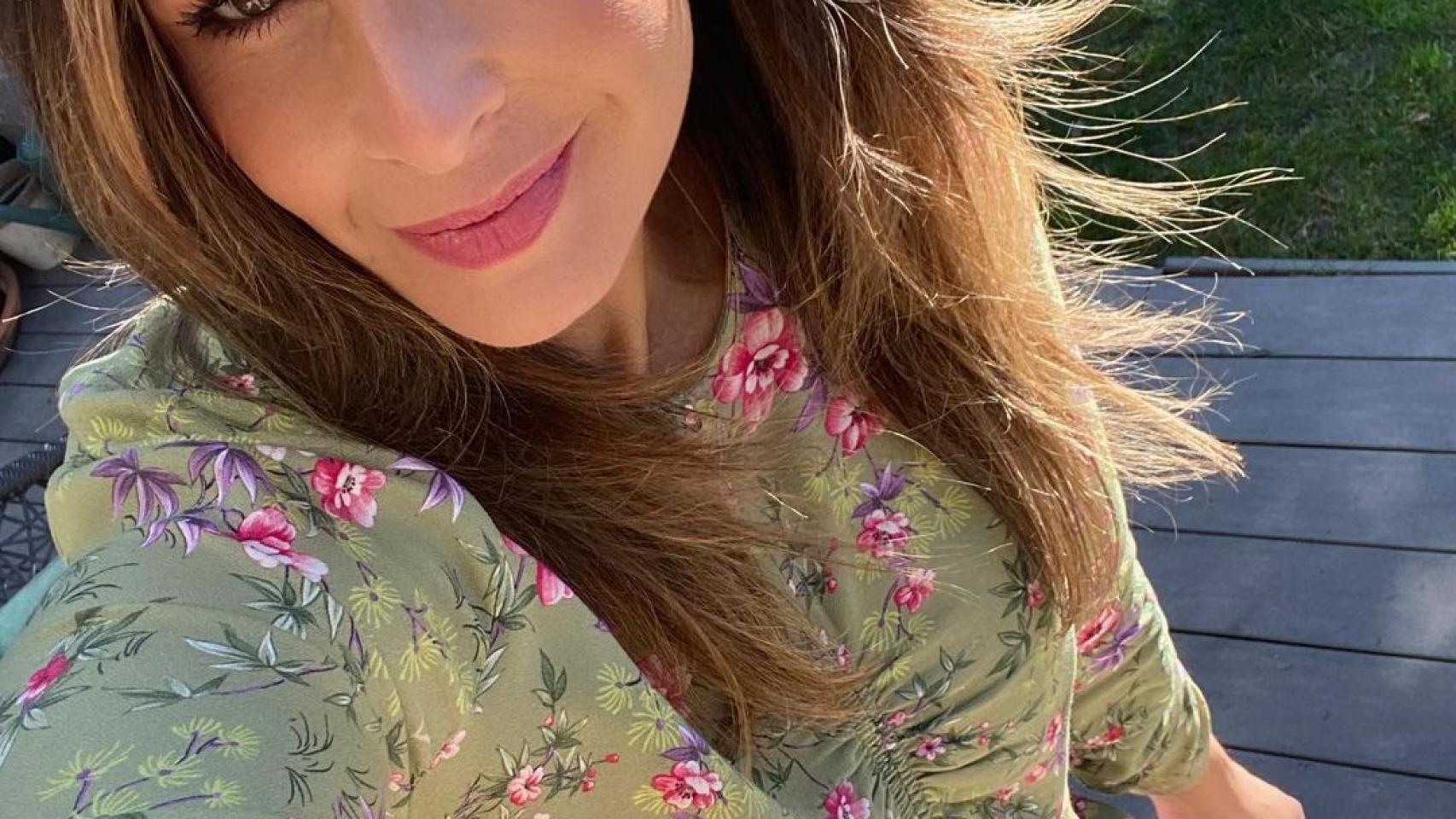 Imágenes del día: la foto de Nuria Roca en un contenedor que desconcierta a sus seguidores