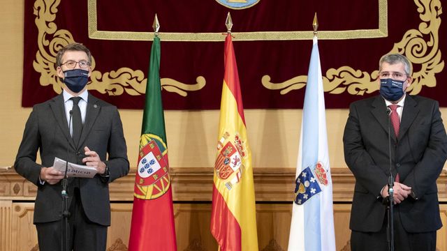 Feijóo con António Cunha, tras una reunión.