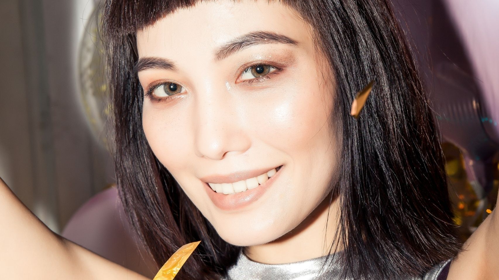 Ocho accesorios 'low-cost' que complementarán tu look de fin de año