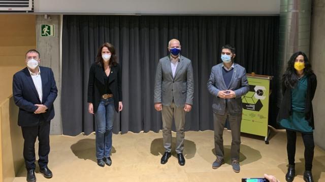 Quirze Salomón director del CBC, Marta Madrenas alcaldesa de Girona, Quim Salvi rector de la Universidad de Giron, Jordi Puigneró consejero de Políticas Digitales y Administración Pública y Mónica Roca vicepresidenta primera de la Cámara de Barcelona.