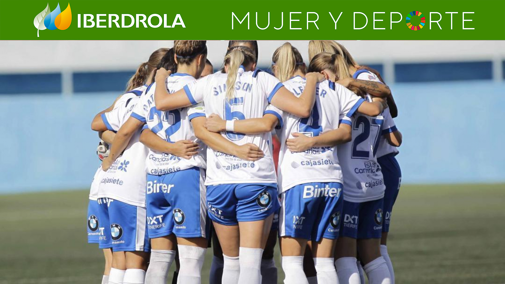 Piña de las jugadoras del Granadilla en la Primera Iberdrola durante la 2020/2021