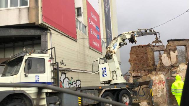Trabajos de derribo de la casa Carnicero.