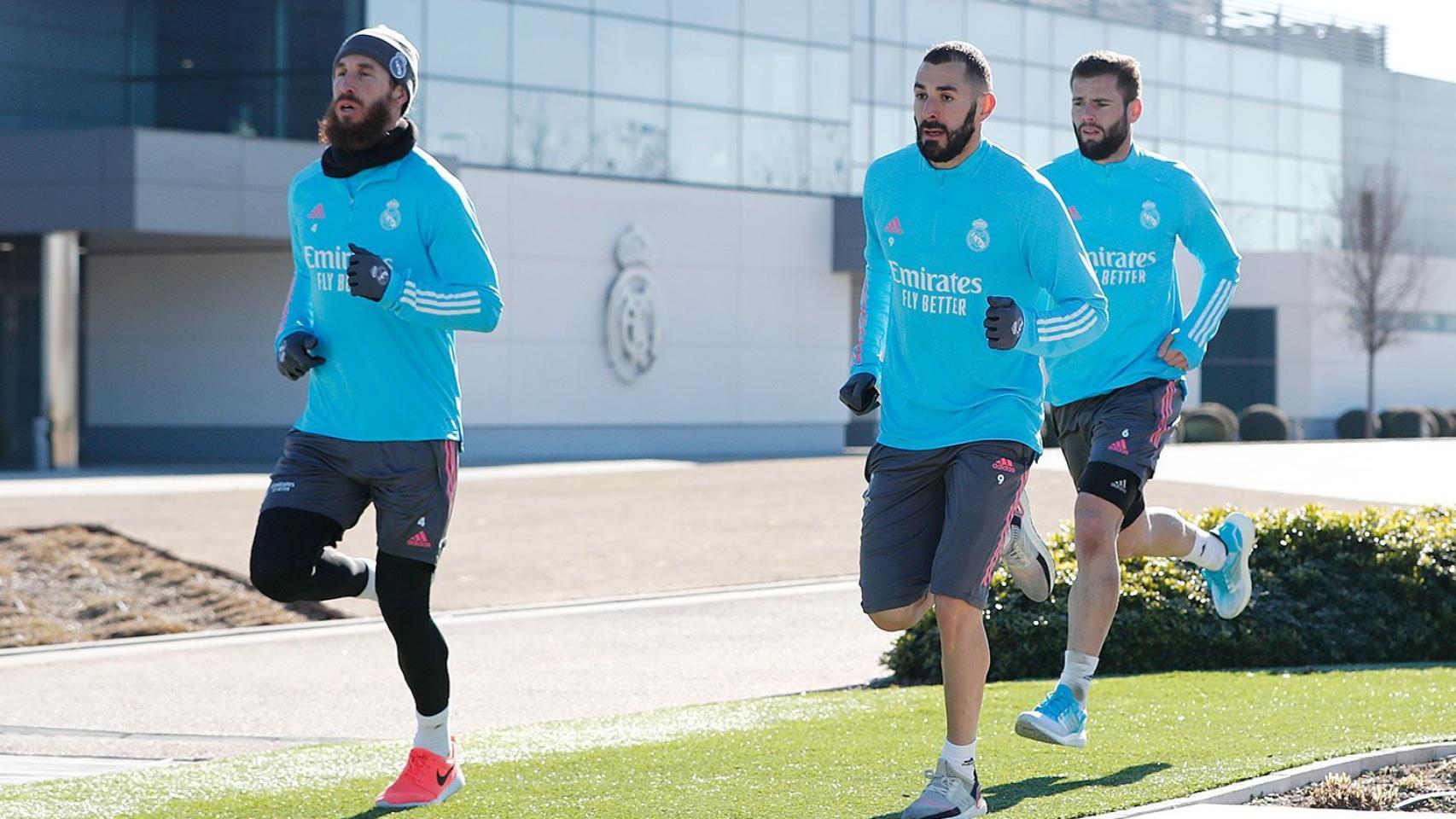 Sergio Ramos, Benzema y Nacho Fernández se entrenan
