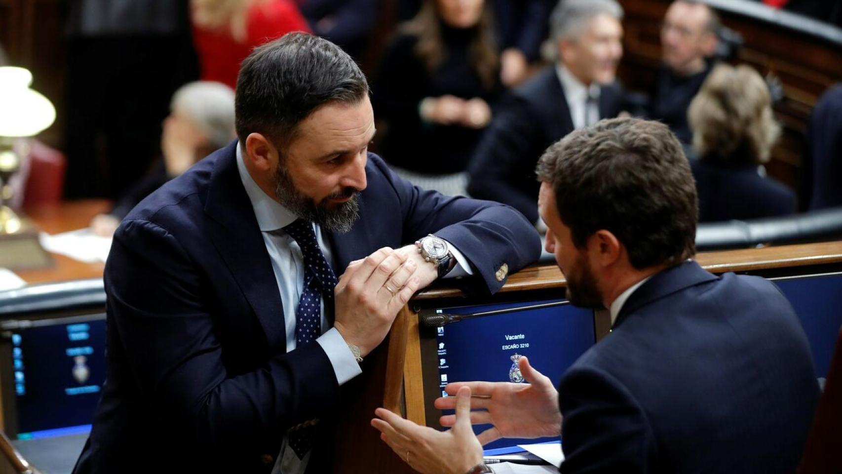 El líder del PP, Pablo Casado, y el de Vox, Santiago Abascal, en una imagen de archivo en el Congreso.