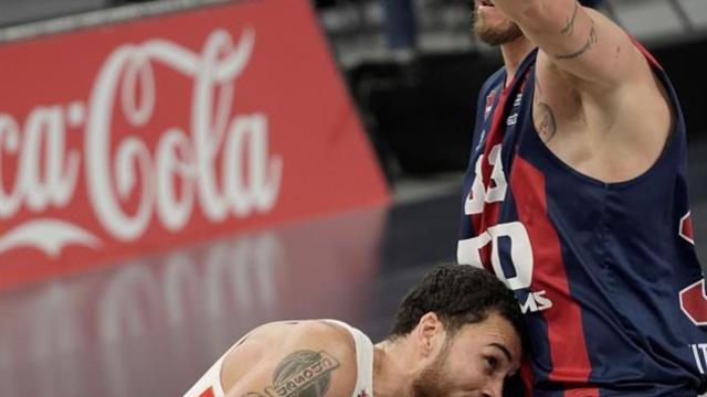 Mike James ante Polonara