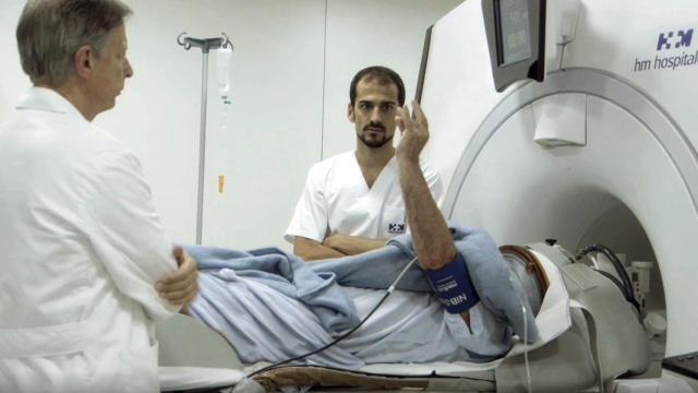 En la imagen, el Dr. Obeso y Dr. Martínez.