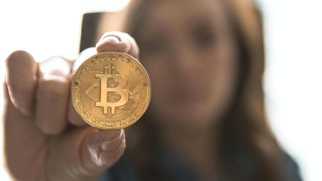 El bitcoin ha superado los 40.000 dólares, que le arroja una capitalización de 750.000 millones de dólares. Es ya el séptimo activo más valioso del mundo. Foto: André François McKenzie para Unsplash.