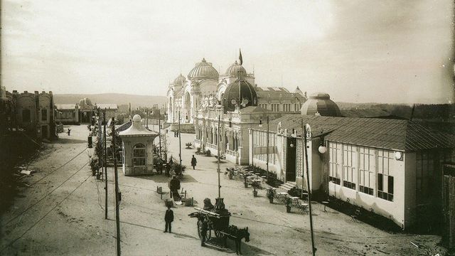 Vista general de los pabellones de la Exposición Regional Gallega de 1909.