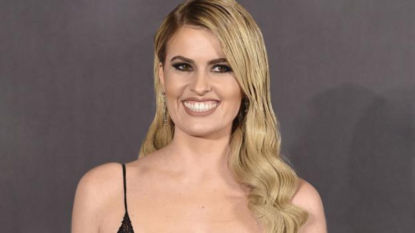 Imágenes del día: Adriana Abenia bate récords desafiando a Filomena en bikini