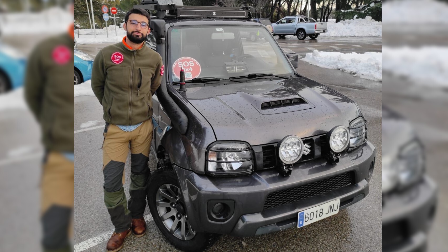 Jorge, uno de los conductores voluntarios de coches 4x4 que trasladan a sanitarios.