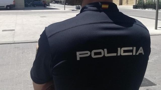 Un agente de Policía Nacional.