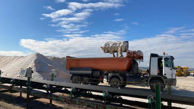 Camión con sal de Torrevieja que ha llegado a Madrid para luchar contra los efectos de Filomena.