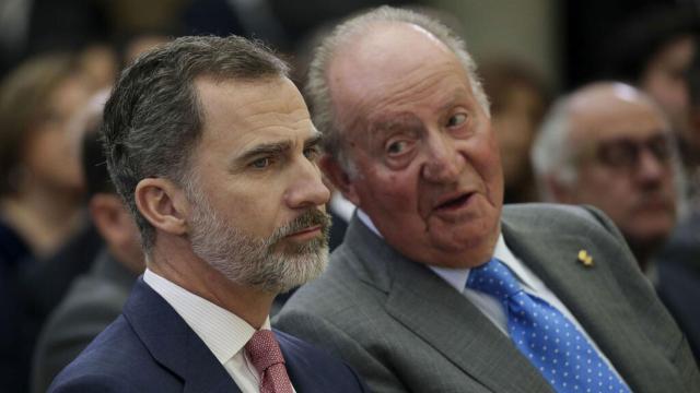 Felipe VI y Juan Carlos I, en una imagen de archivo.