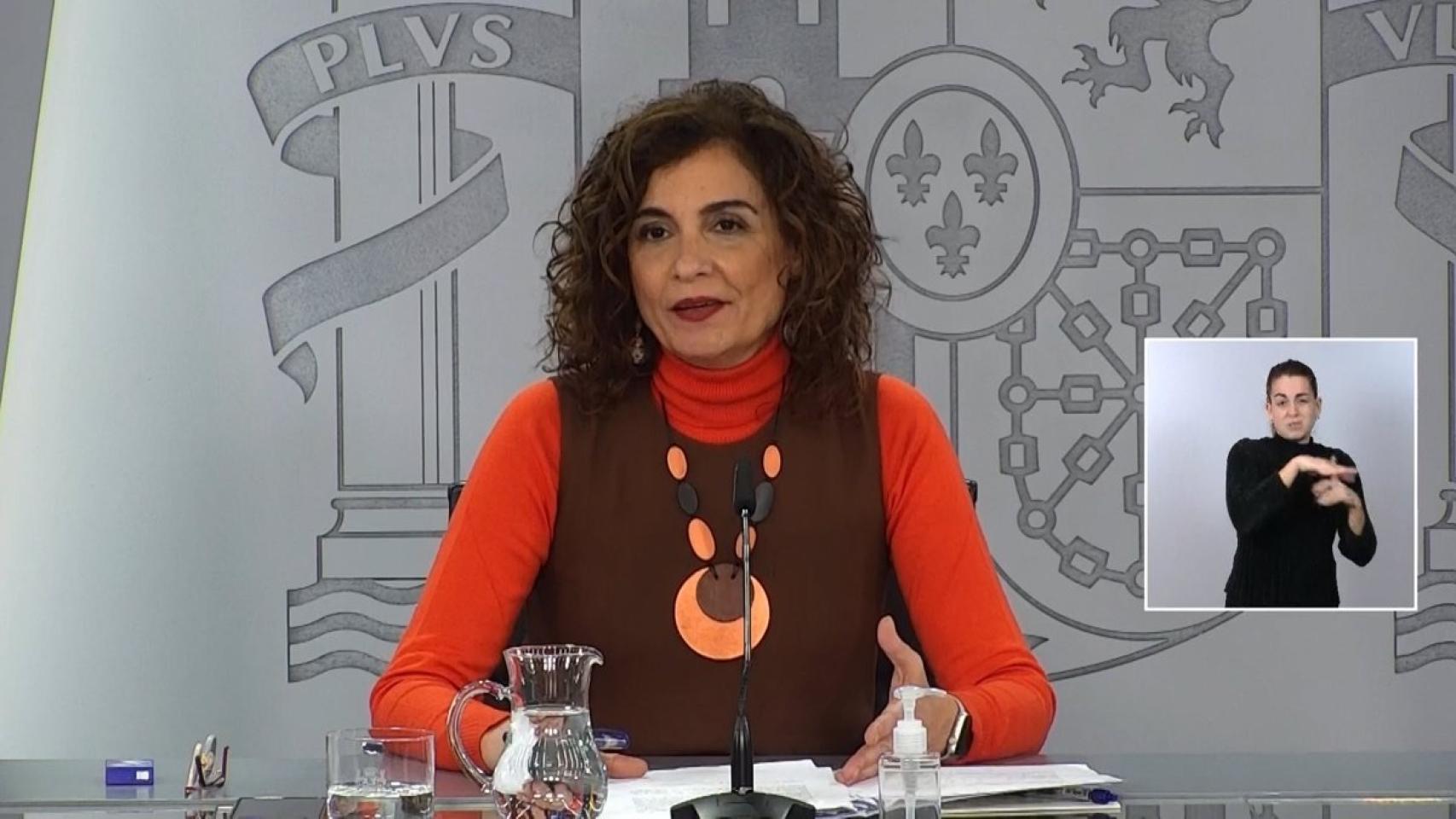 Desmontando a Montero: por qué el Gobierno no ha hecho bajar la luz un 40%