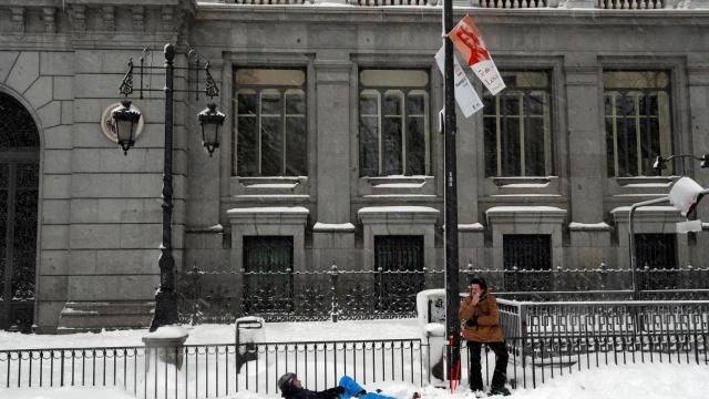 La nevada de Madrid, delante del Banco de España.