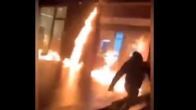 Graves altercados en Bruselas en la protesta por la muerte de un joven de ascendencia guineana en comisaría