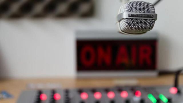 Un estudio de radio.