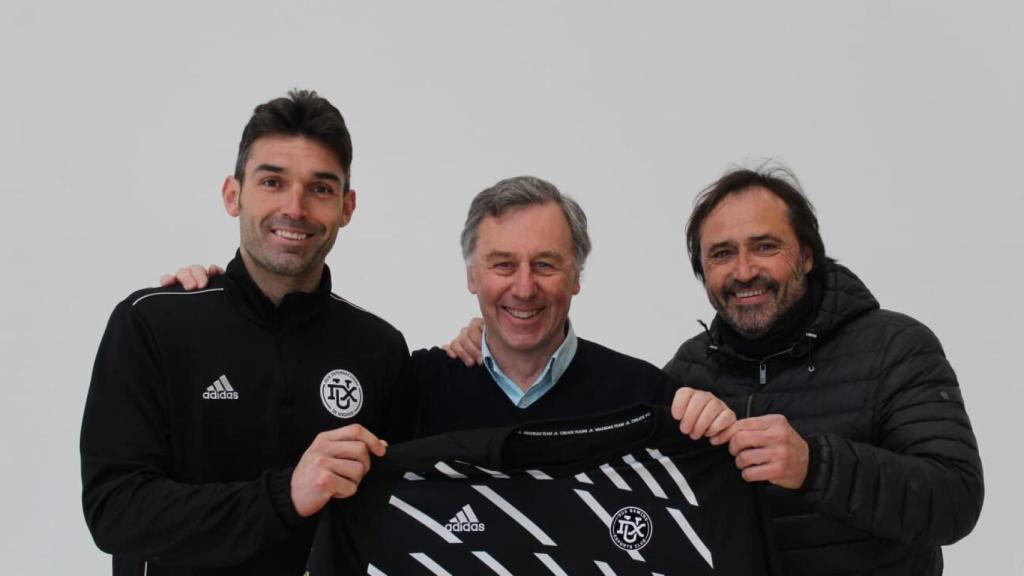 David Barral posa en su fichaje por el DUX Internacional de Madrid.